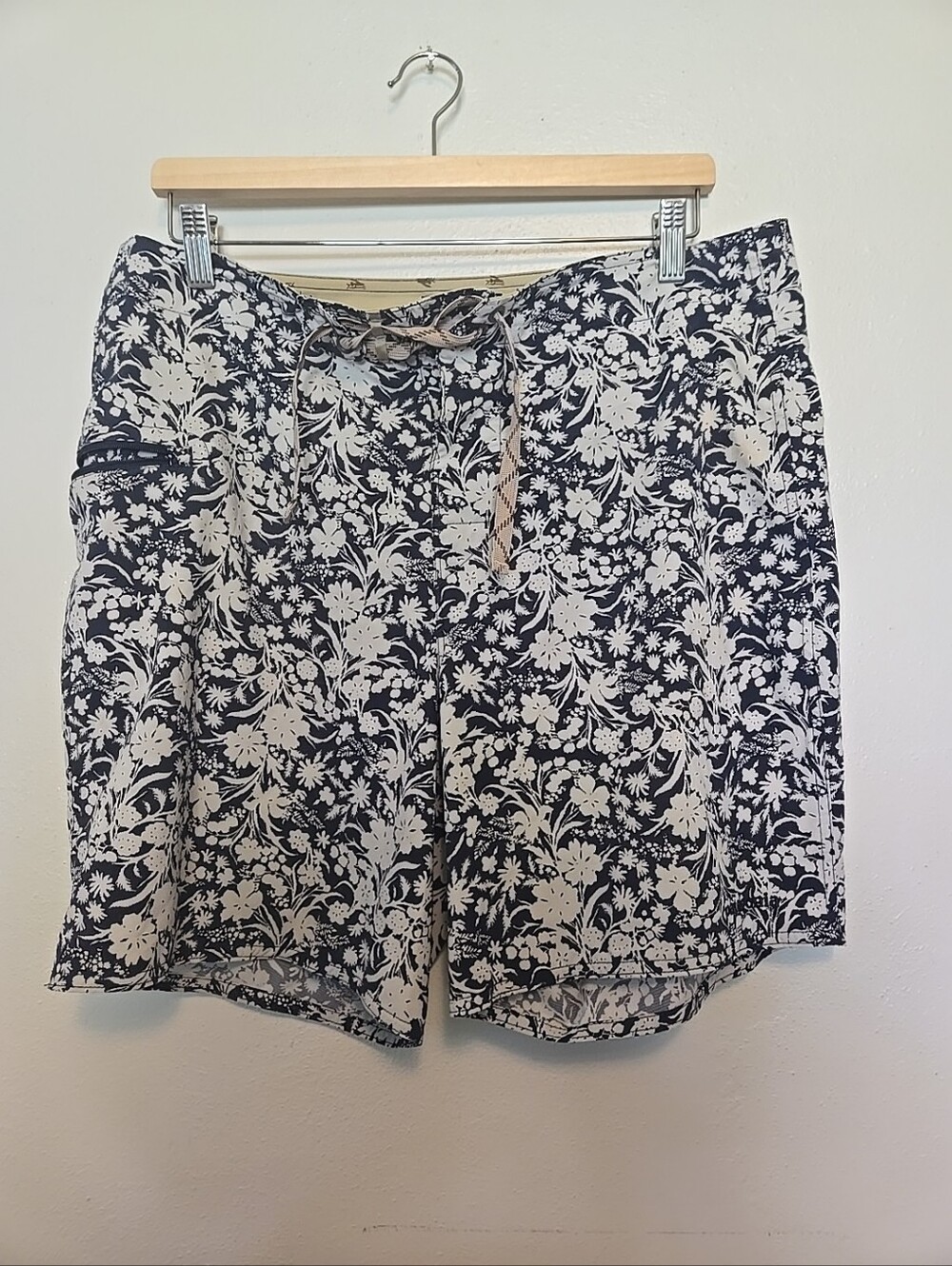 Patagonia Men's Board Shorts Navy White Floral 34